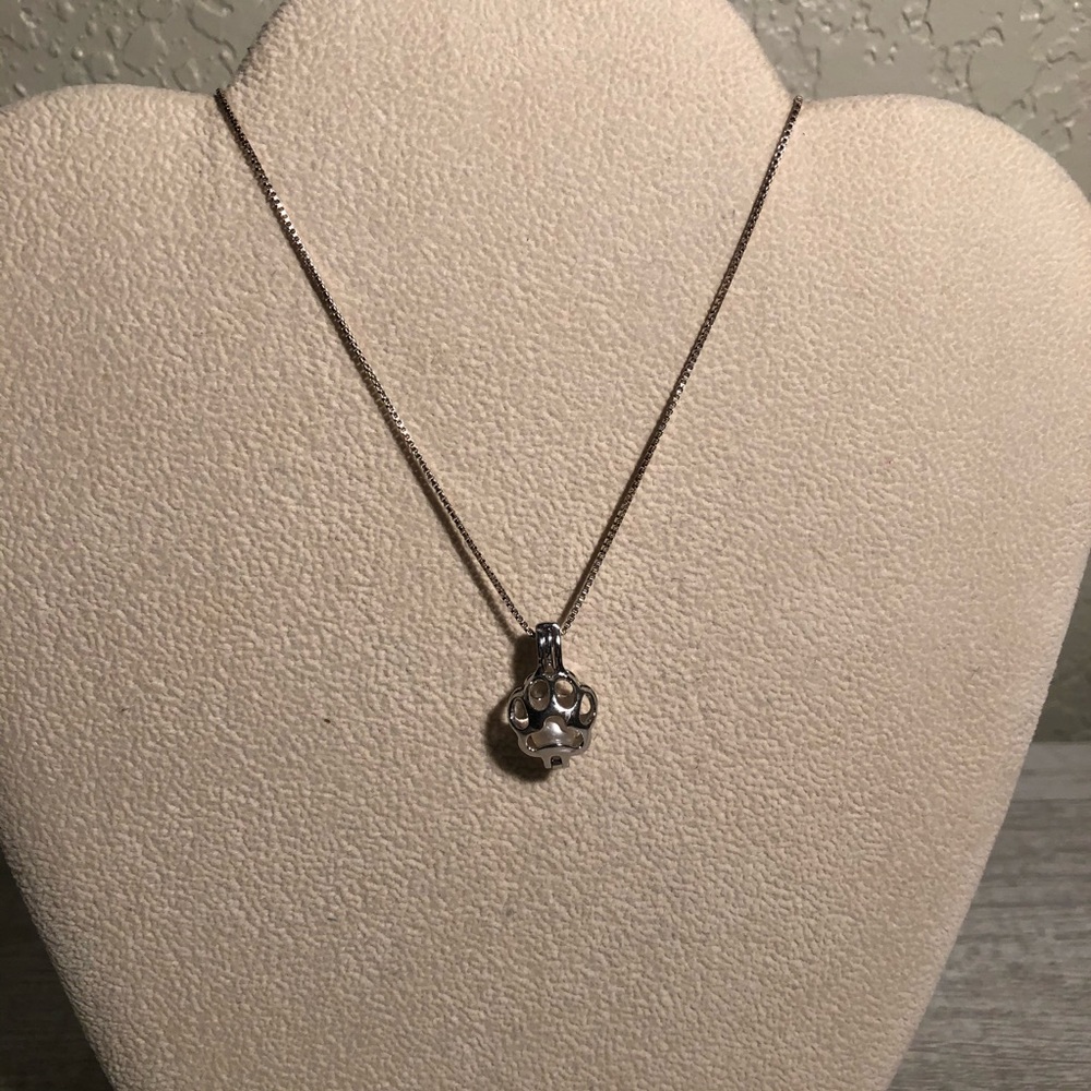 Vantel Pearls Cage Necklace